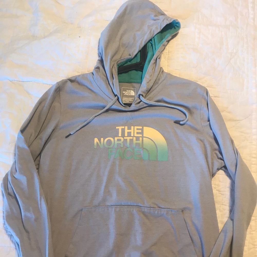 Women’s North Face Sweatshirt hoodie XL